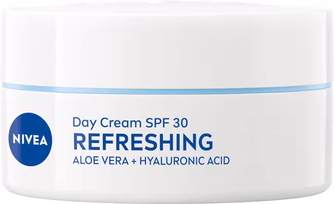 NIVEA Essential Hydratačný denný krém SPF 30 50 ml