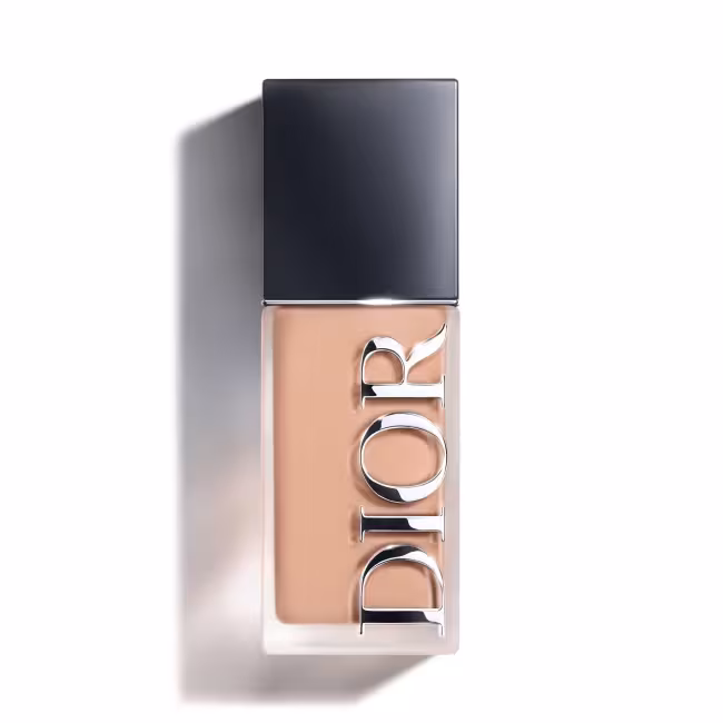 Dior FOREVER SKIN WEAR Make-up s prirodzeným matným efektom