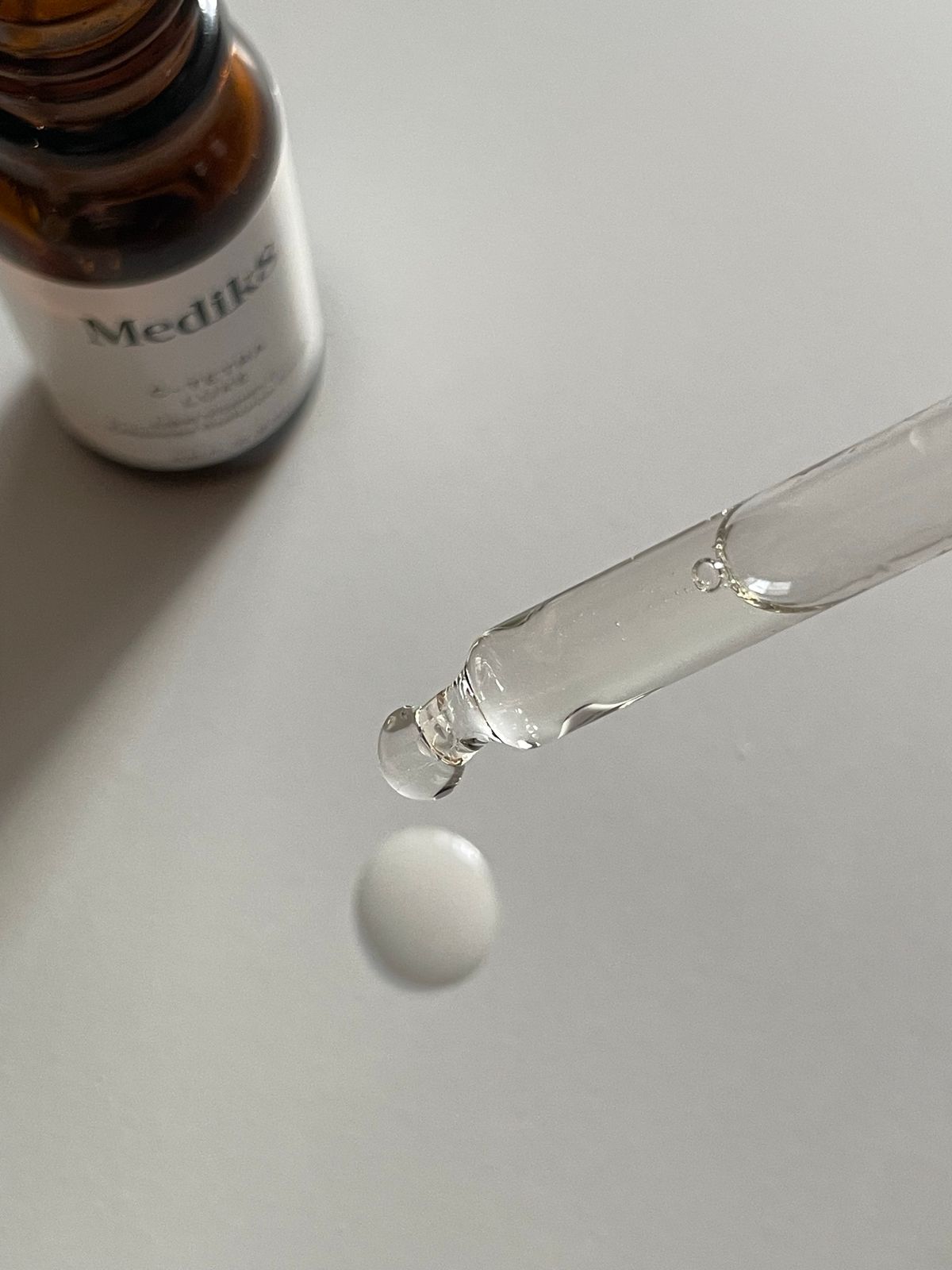 Kvapka hydratačnej tekutiny v detaile